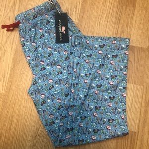 NWT Kids Vineyard Vines santa whale pajama pants M